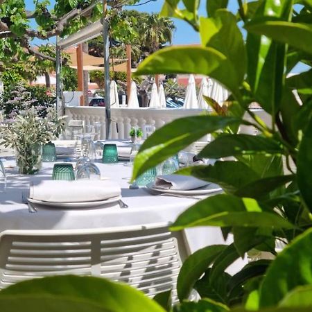 Hotel Restaurant Juanito Platja Sant Carlos de la Ràpita Dış mekan fotoğraf