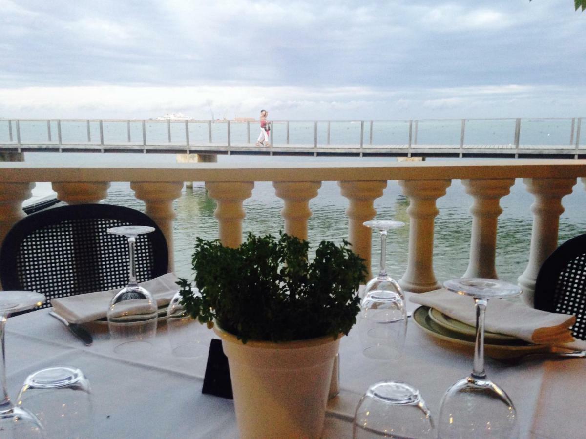 Hotel Restaurant Juanito Platja Sant Carlos de la Ràpita Dış mekan fotoğraf