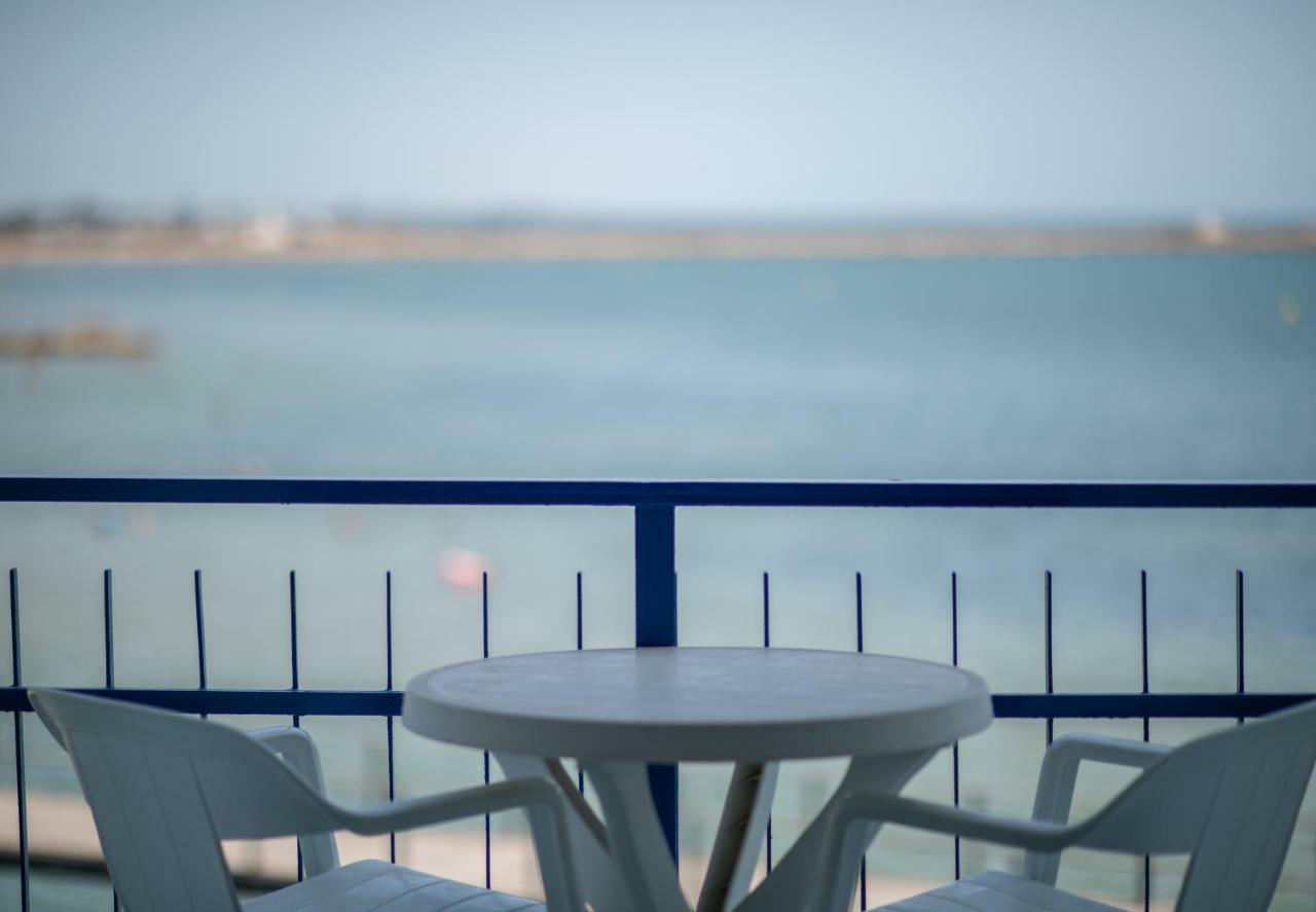 Hotel Restaurant Juanito Platja Sant Carlos de la Ràpita Dış mekan fotoğraf
